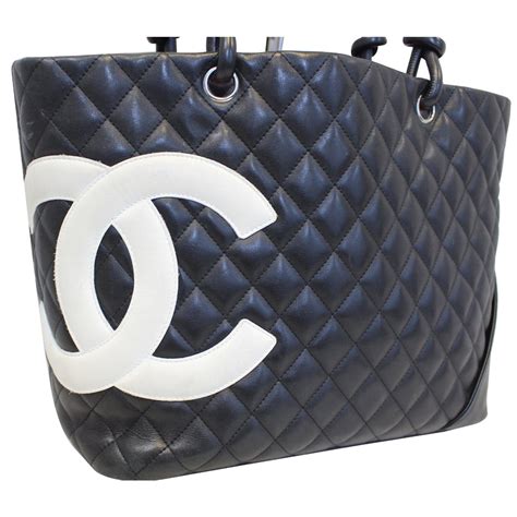 v&a chanel tote bag.